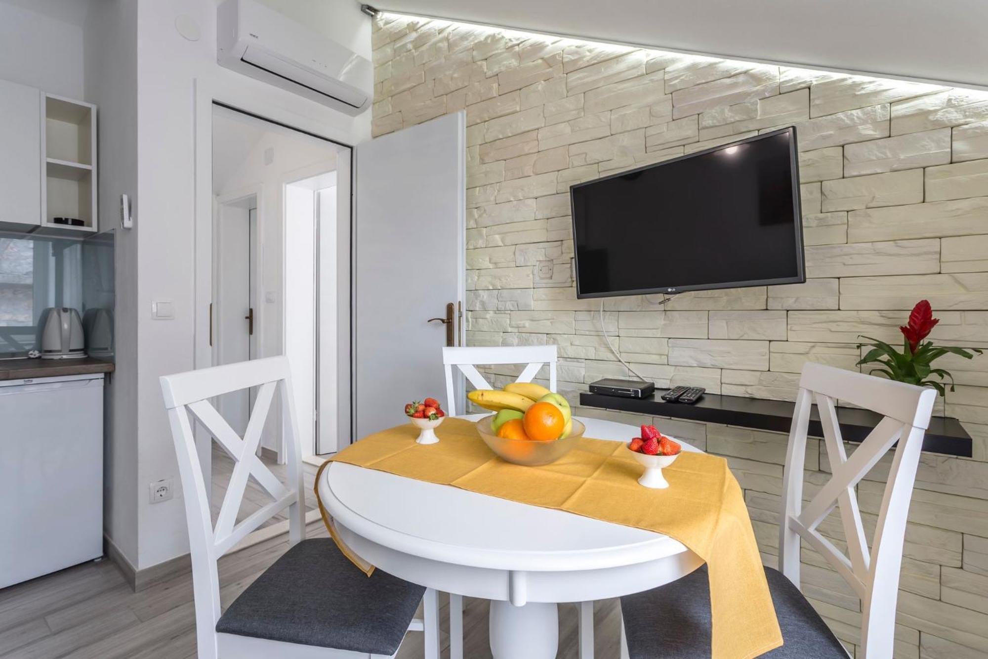 Riva Apartments Villa Thalia - Milna, Brac ميلنا المظهر الخارجي الصورة